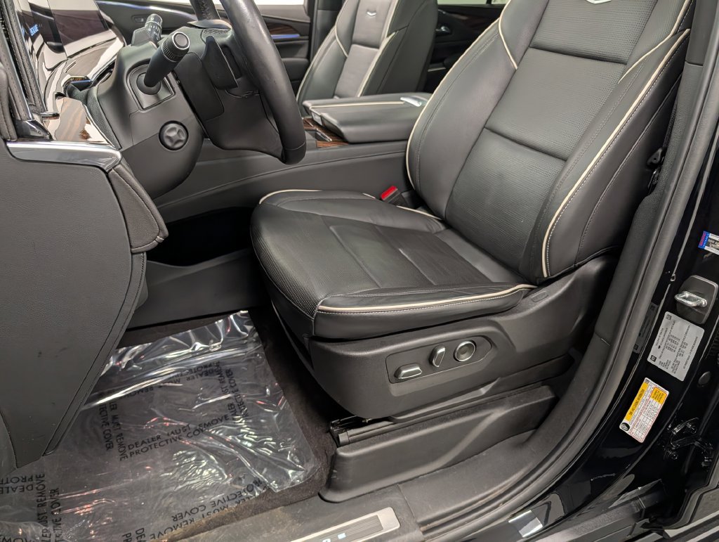 Used 2024 Cadillac Escalade Premium Luxury w/ Performance Package AWD/4WD image 10
