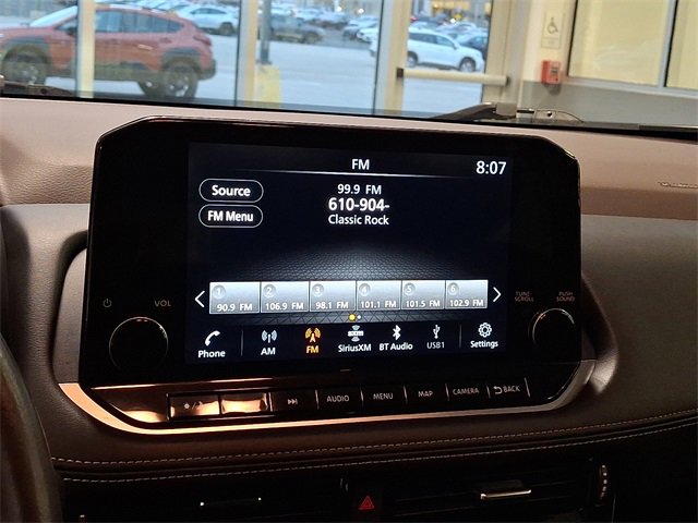 Used 2023 Nissan Rogue SL w/ SL Premium Package image 17