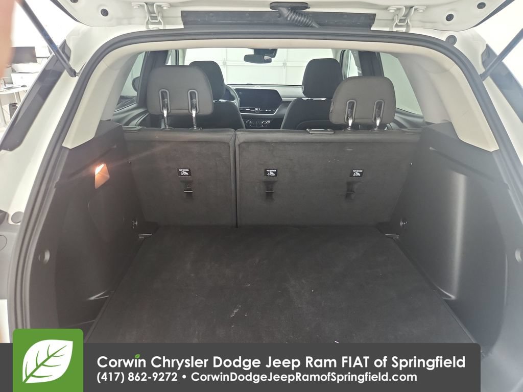 Used 2025 Chevrolet TrailBlazer LT AWD/4WD image 29