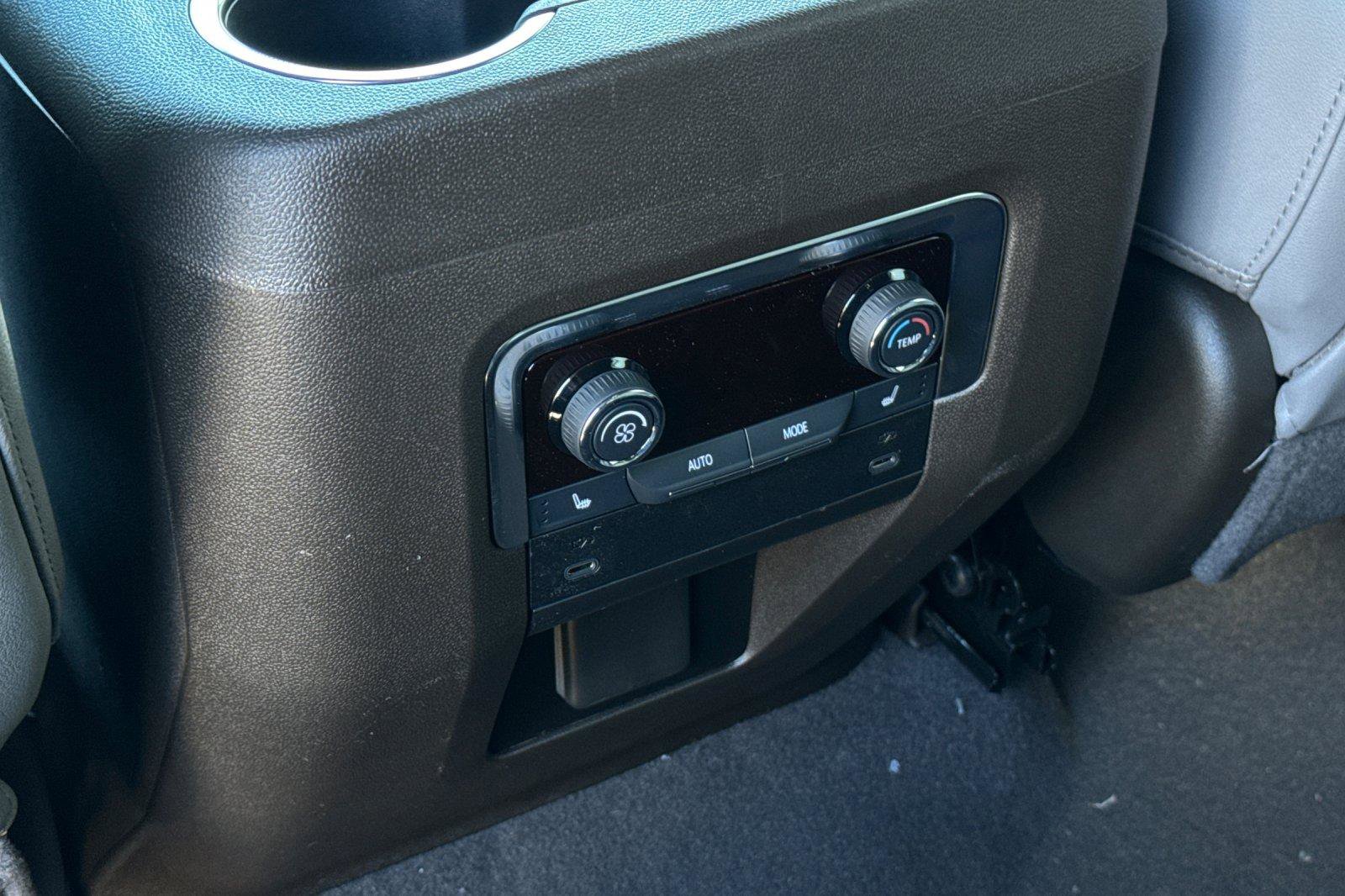 New 2026 Chevrolet Suburban LT w/ Comfort Package image 16