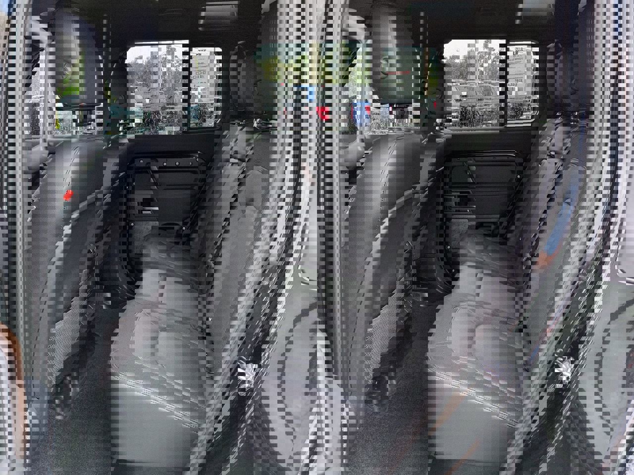 Used 2023 Land Rover Defender 110 X-Dynamic SE image 14