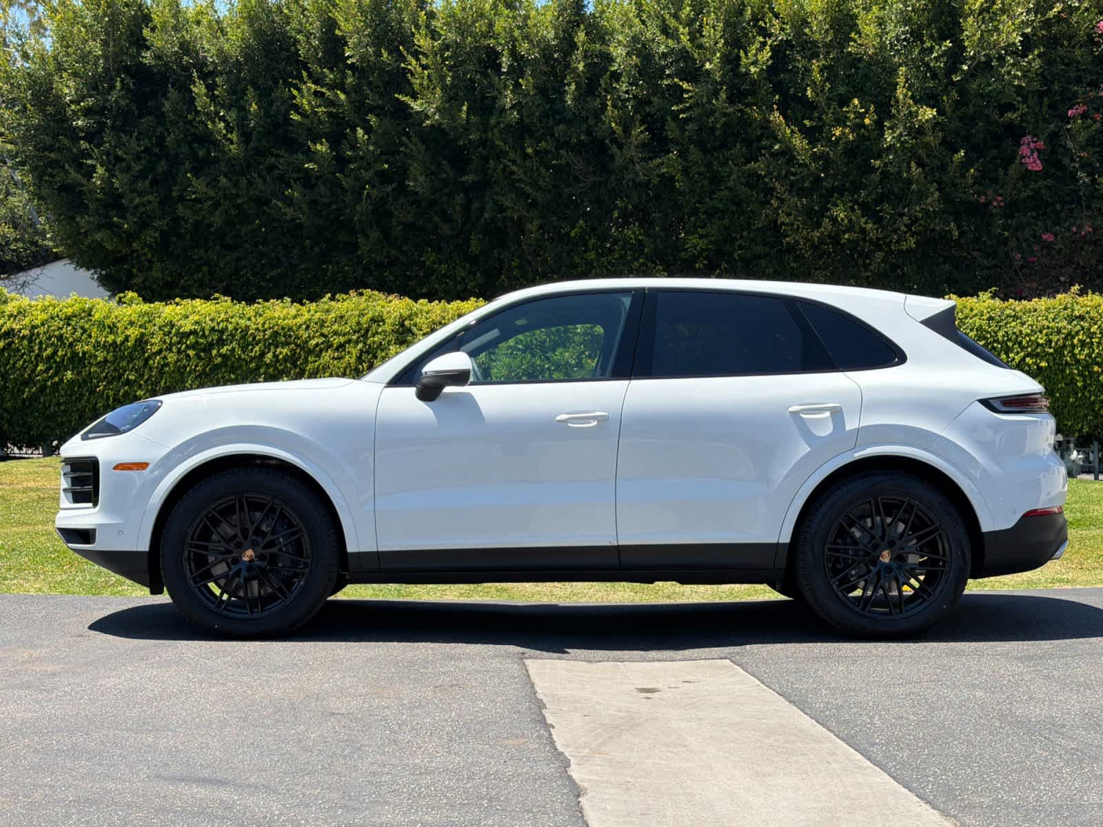New 2026 Porsche Cayenne AWD/4WD image 2