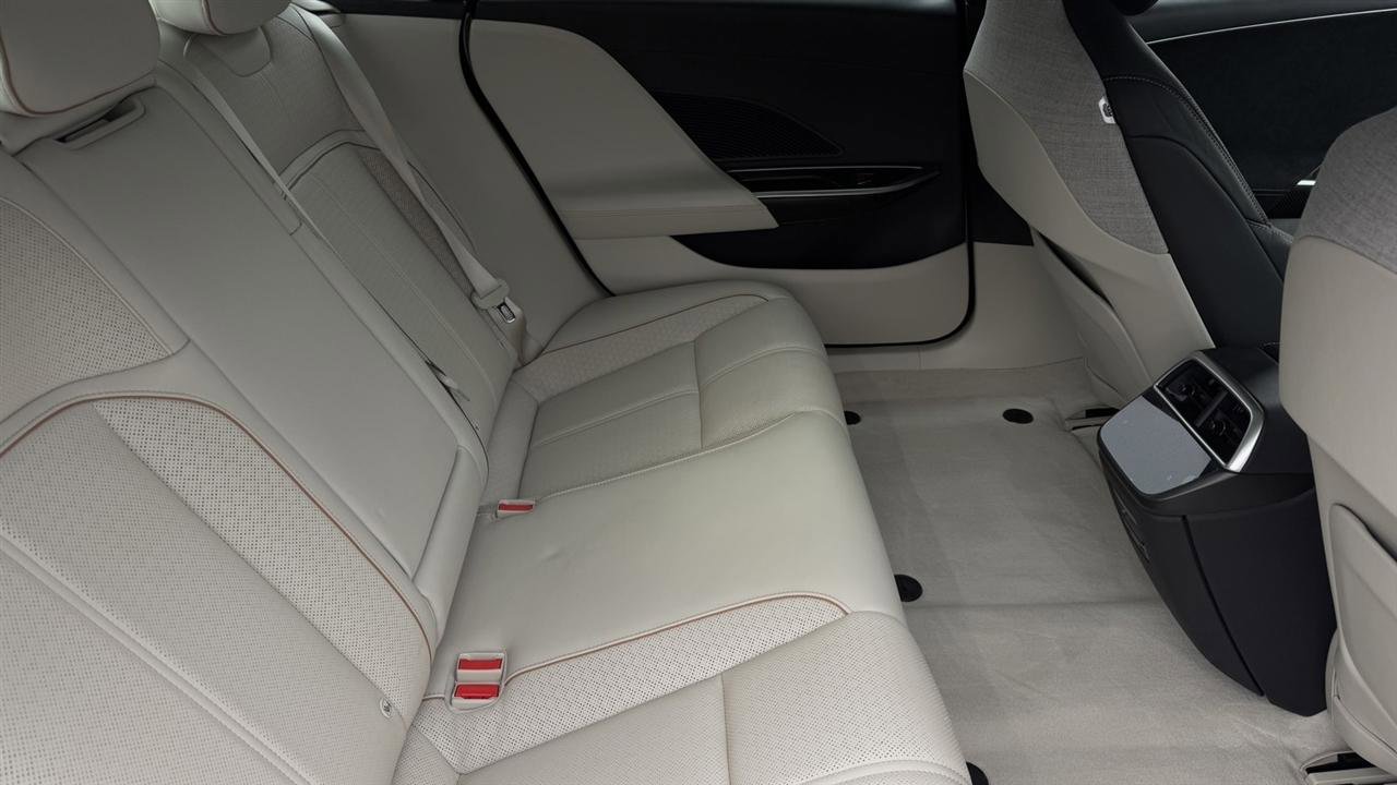 Used 2023 Lucid Air Grand Touring image 23