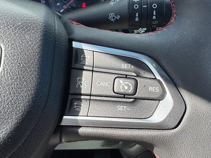 Used 2023 Jeep Compass Trailhawk image 18