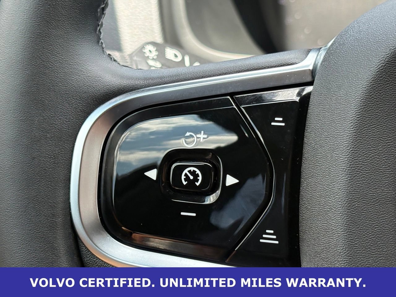 Certified 2024 Volvo XC90 T8 Ultimate w/ Lounge Package AWD/4WD image 17