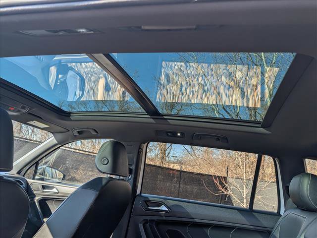 Certified 2023 Volkswagen Tiguan SE R-Line AWD/4WD image 26