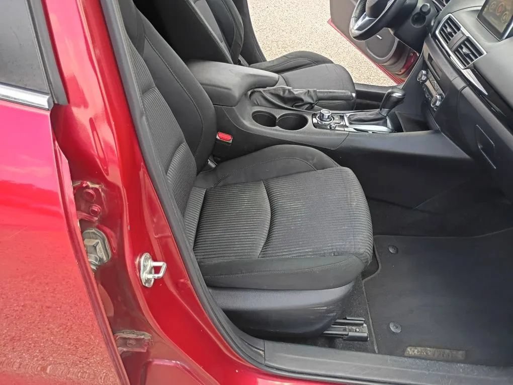 Used 2015 MAZDA MAZDA3 i Touring w/ Technology Package FWD image 19