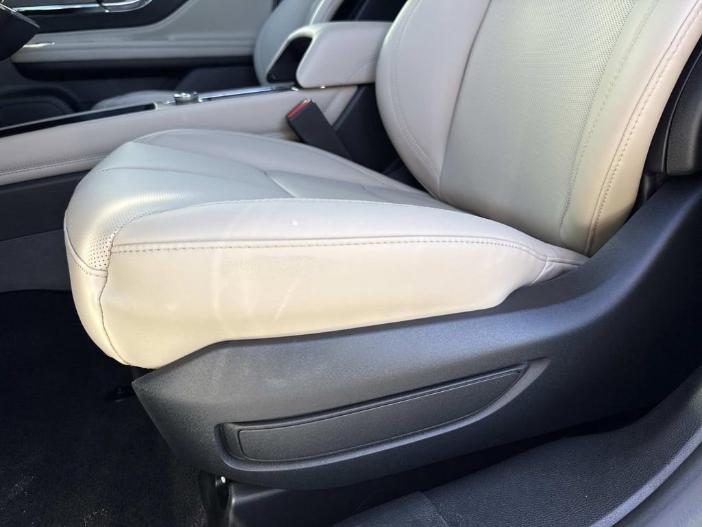 New 2026 Lincoln Corsair Premiere image 20