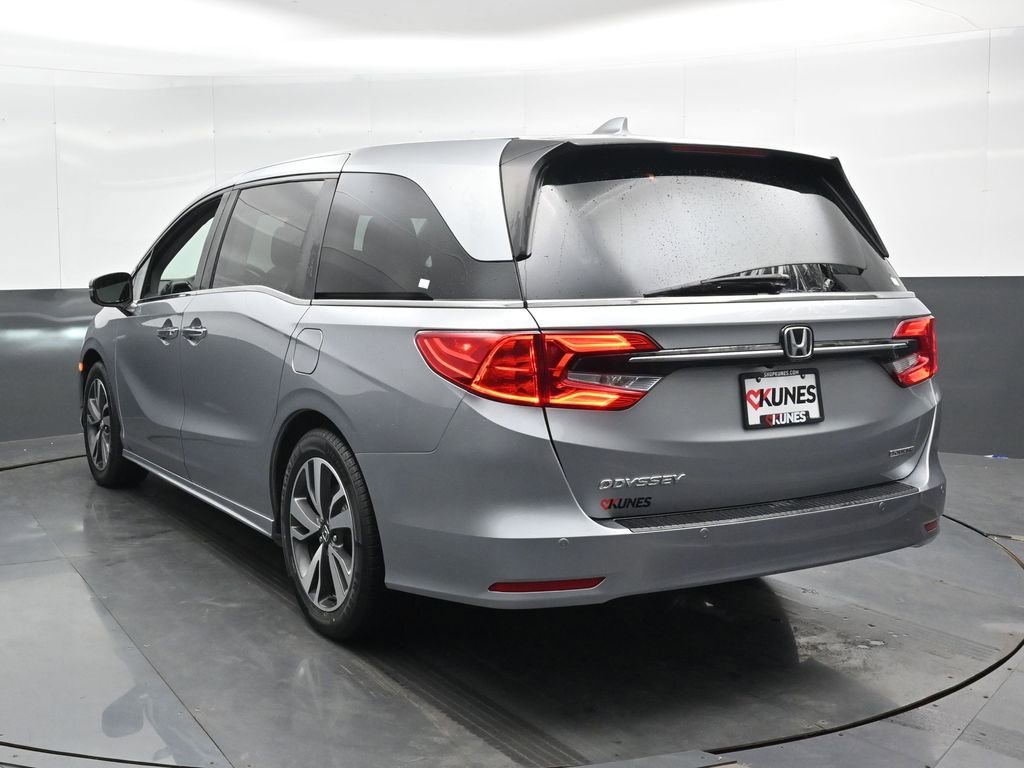 Used 2024 Honda Odyssey Touring image 9