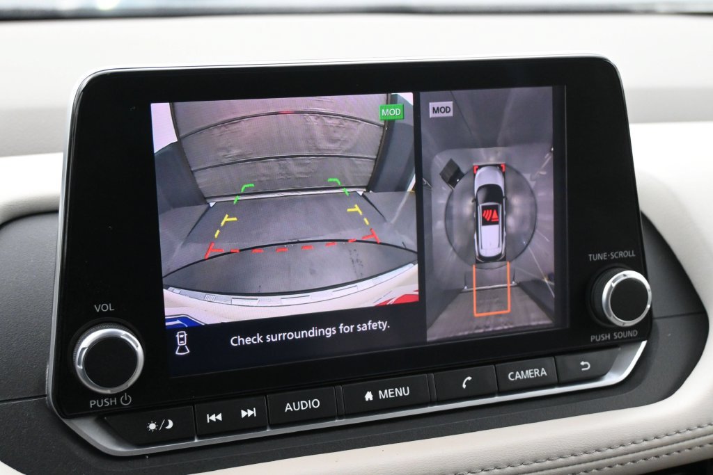 Used 2023 Nissan Rogue SL FWD image 11