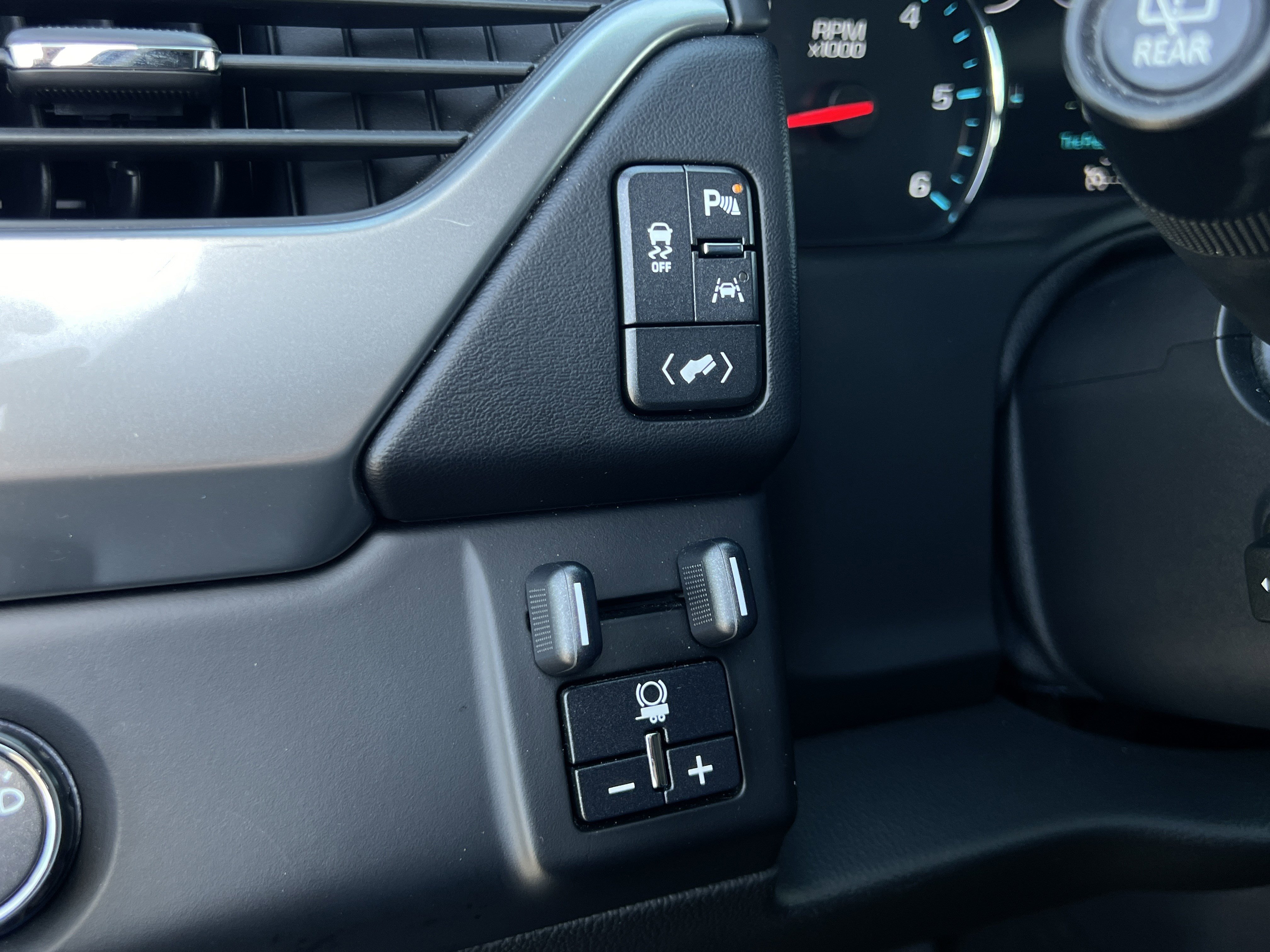 Used 2017 Chevrolet Tahoe LT w/ LT Signature Package image 21