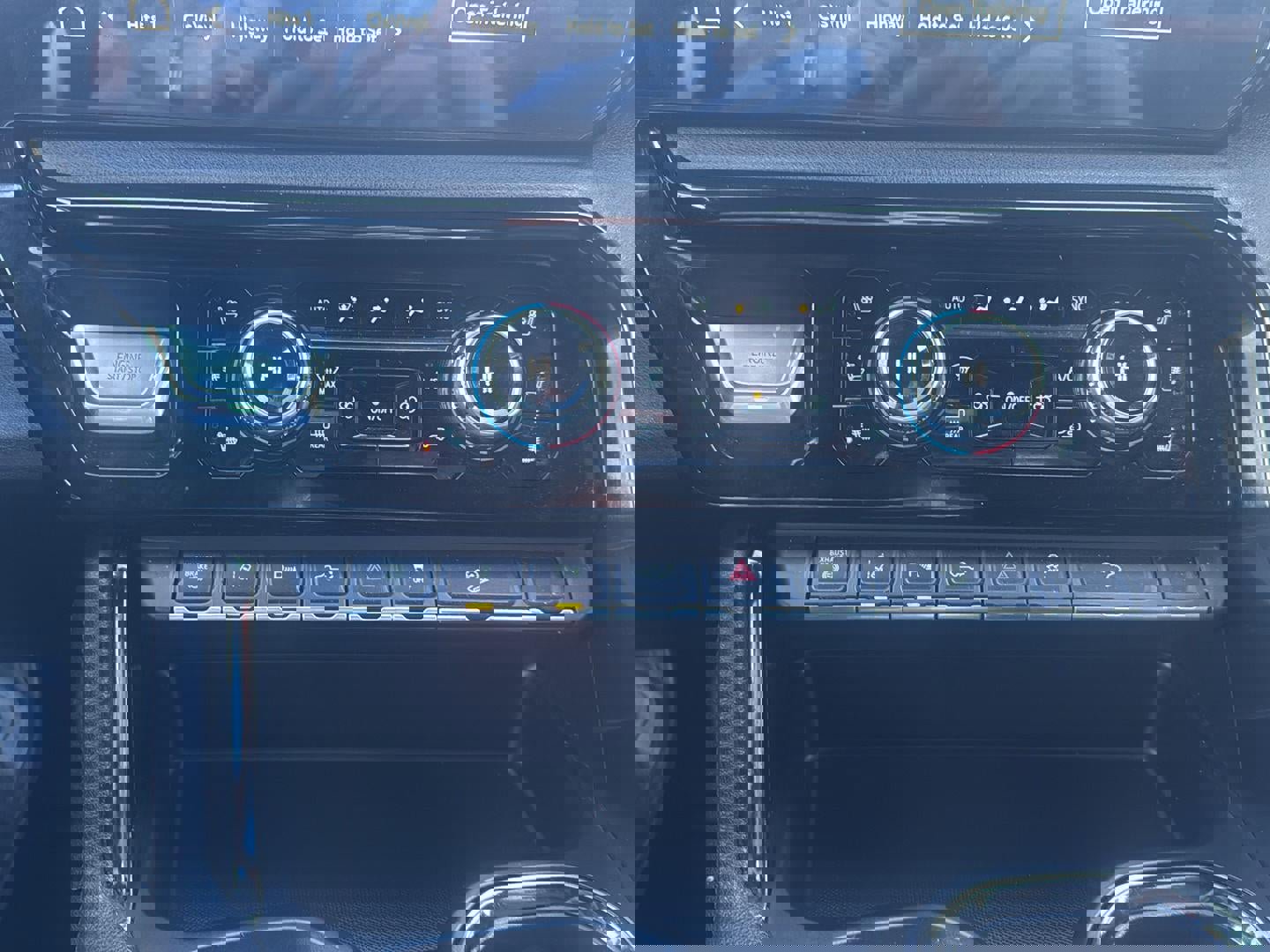 Used 2025 GMC Sierra 2500 AT4 image 25