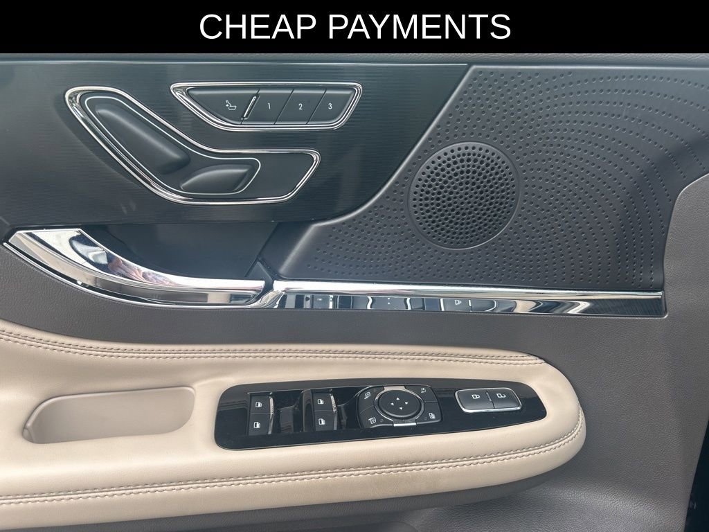 Used 2023 Lincoln Corsair Reserve w/ Equipment Group 201A FWD image 8