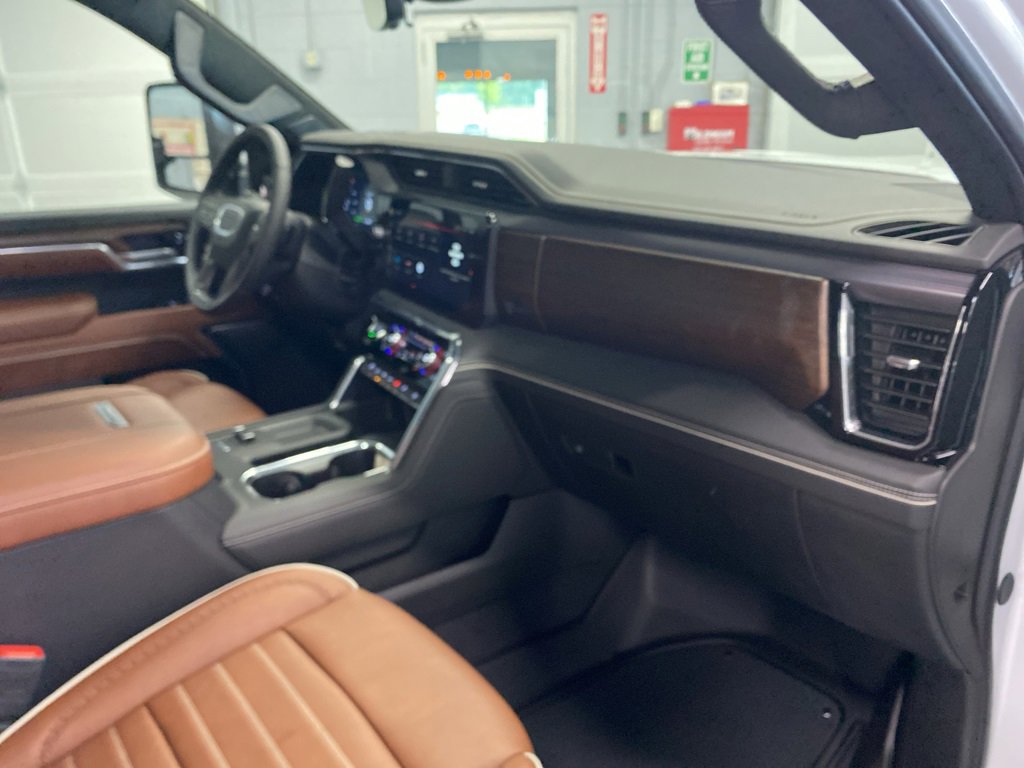 New 2025 GMC Sierra 3500 Denali Ultimate image 18