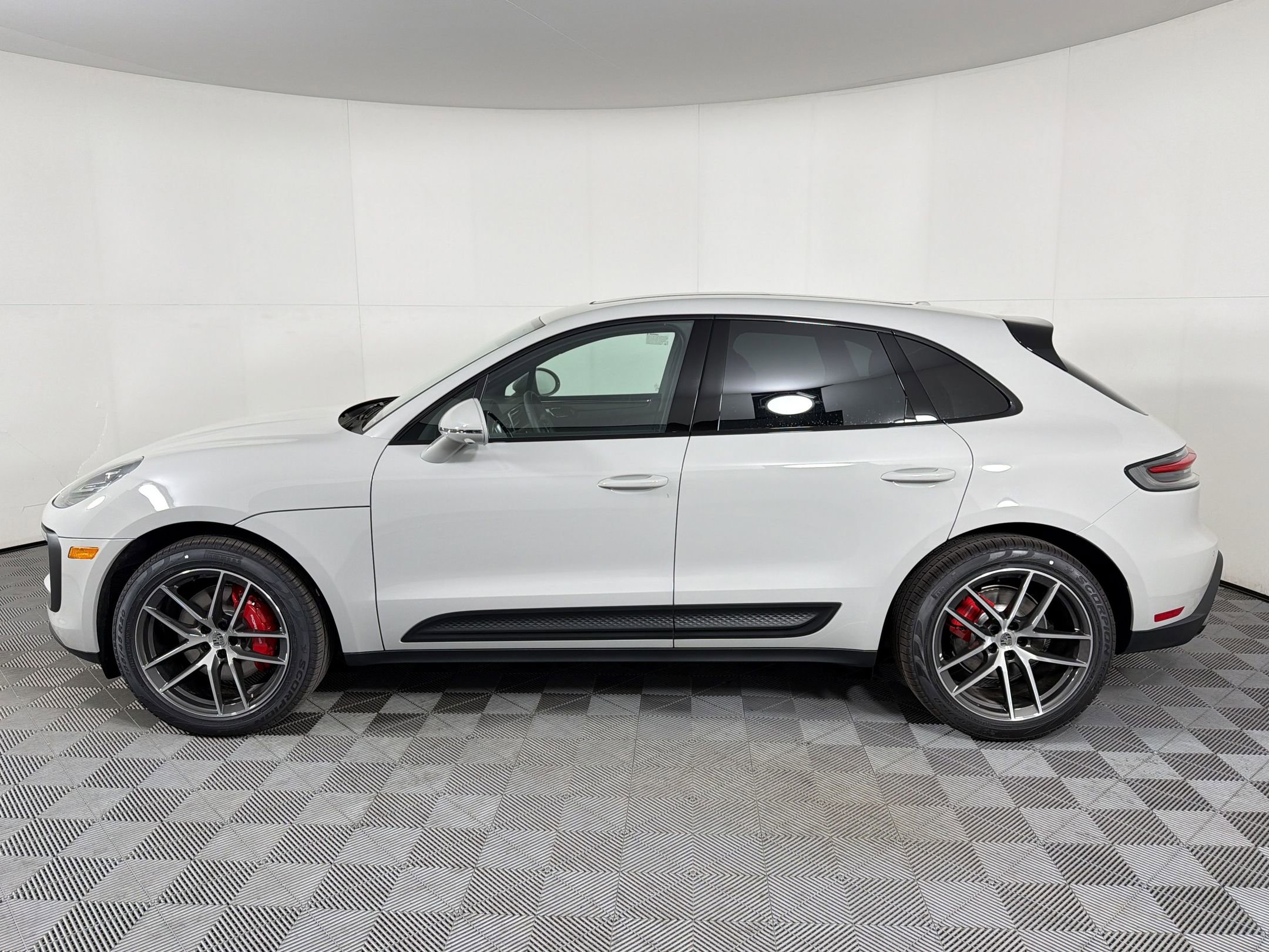 New 2026 Porsche Macan S AWD/4WD image 2
