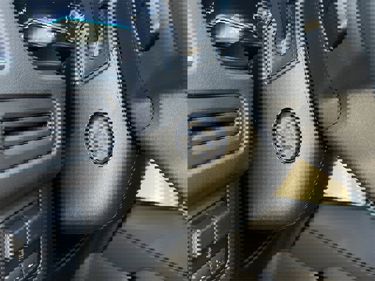 Used 2024 Chevrolet Suburban Z71 w/ Luxury Package image 13