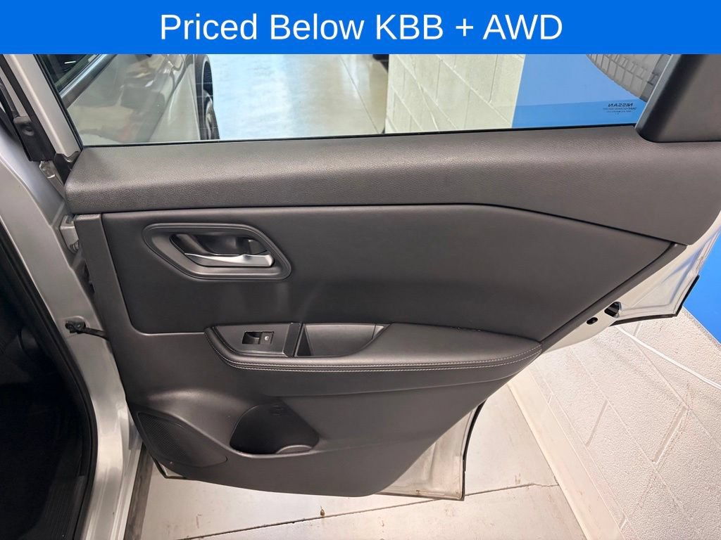 Used 2024 Nissan Rogue SV AWD/4WD image 18
