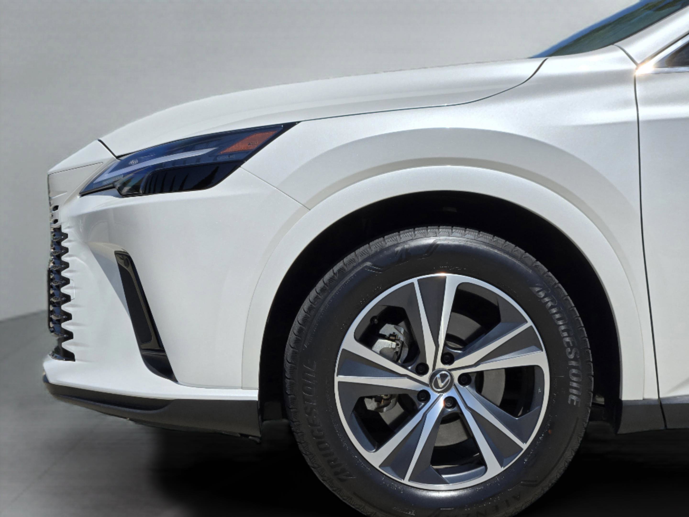 Used 2025 Lexus RX 350 Premium w/ Accessory Package (Z1) FWD image 38