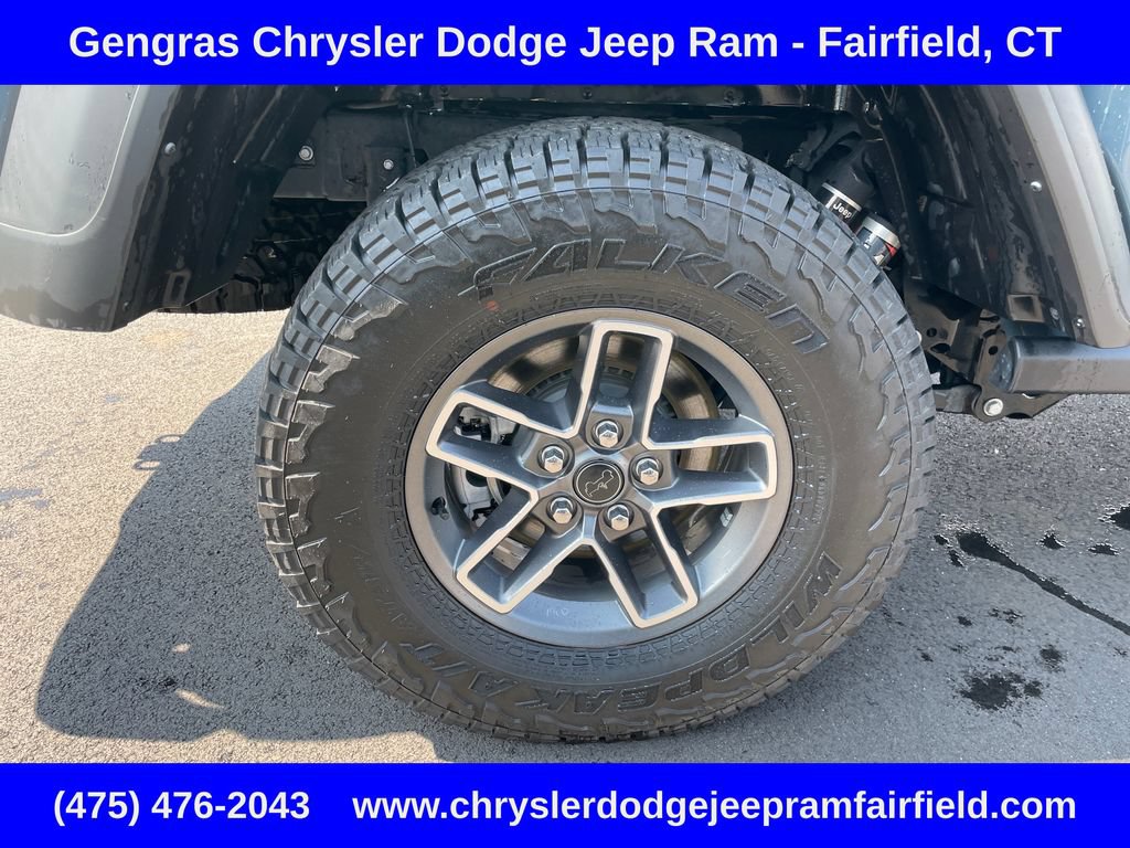 Certified 2025 Jeep Gladiator Mojave w/ Safety Group AWD/4WD image 10