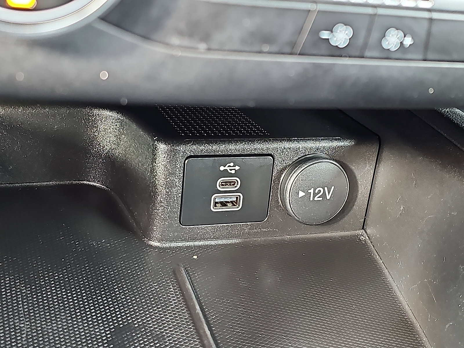 Used 2025 Ford Escape ST-Line image 24