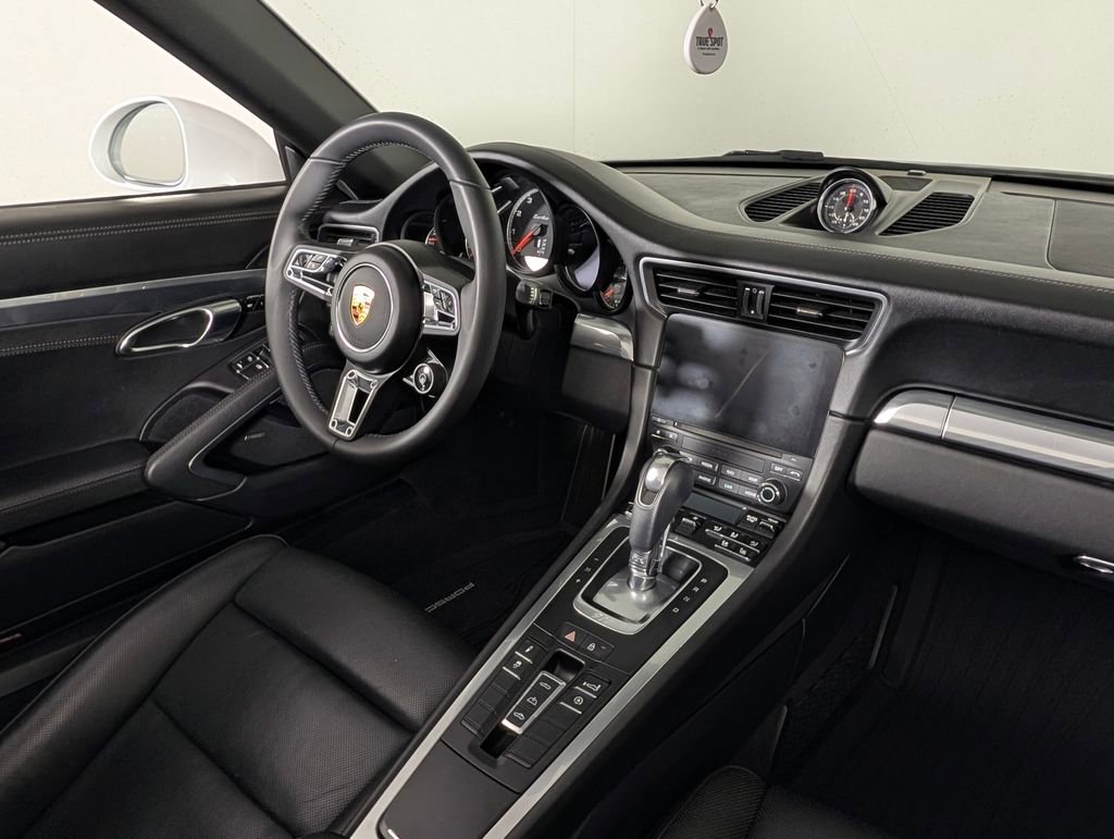Certified 2019 Porsche 911 Turbo image 20