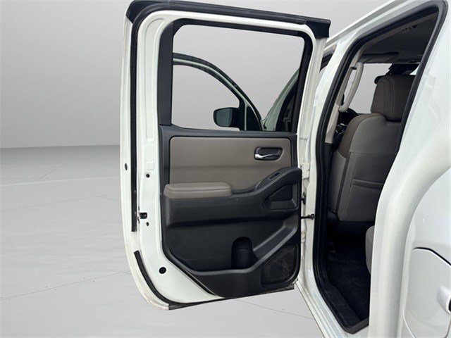 Used 2022 Nissan Frontier SV image 24