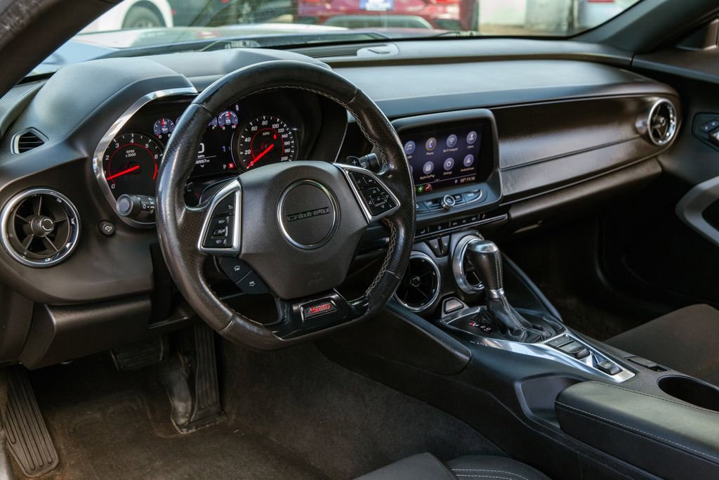 Used 2019 Chevrolet Camaro SS image 10