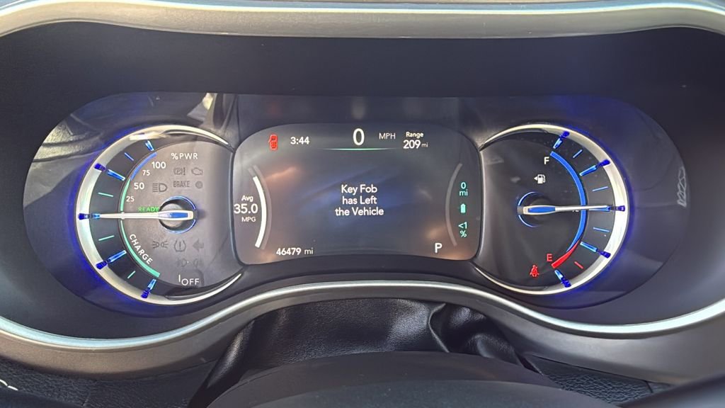 Used 2022 Chrysler Pacifica Touring-L image 20