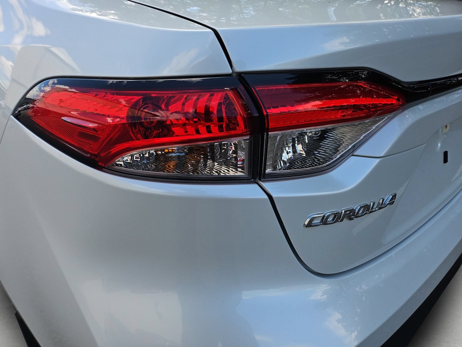 Used 2026 Toyota Corolla LE FWD image 19
