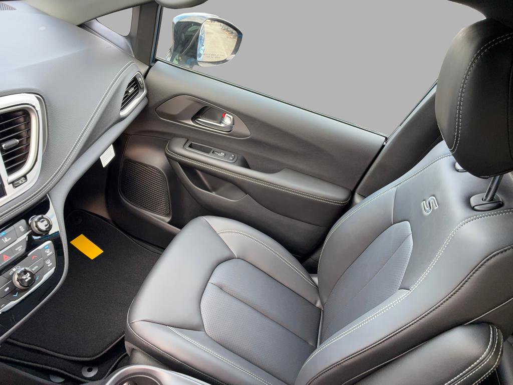 New 2026 Chrysler Pacifica Select w/ S Appearance Package image 13