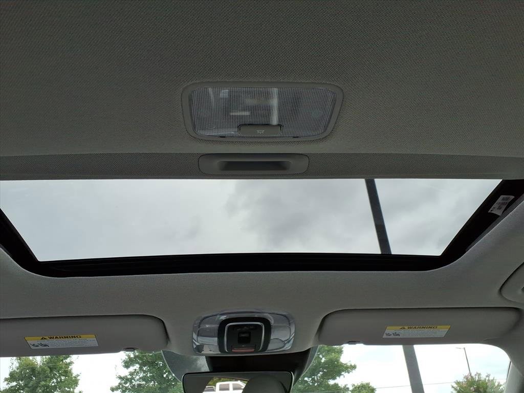 Used 2025 Hyundai Elantra Limited w/ Cargo Package image 10