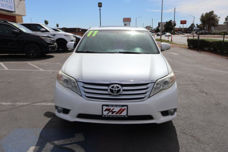 Used 2011 Toyota Avalon Limited FWD image 2