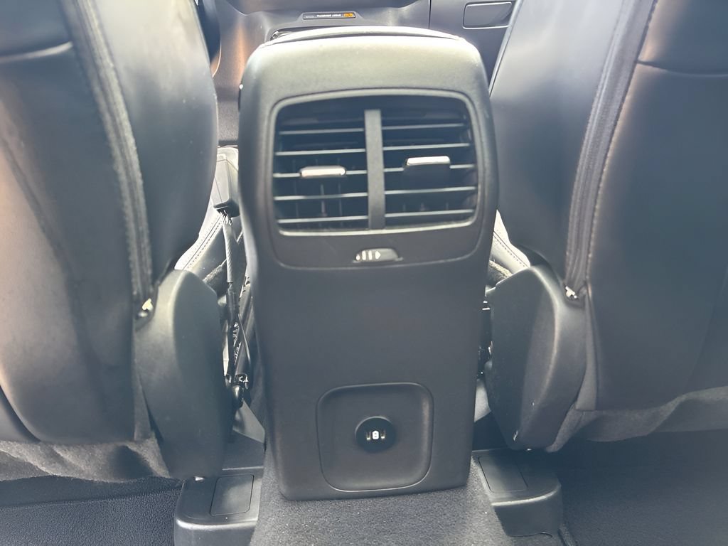 Used 2025 Ford Escape Platinum AWD/4WD image 29