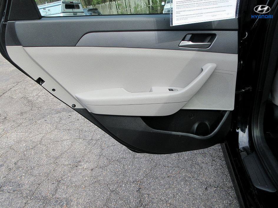 Used 2018 Hyundai Sonata SE image 16