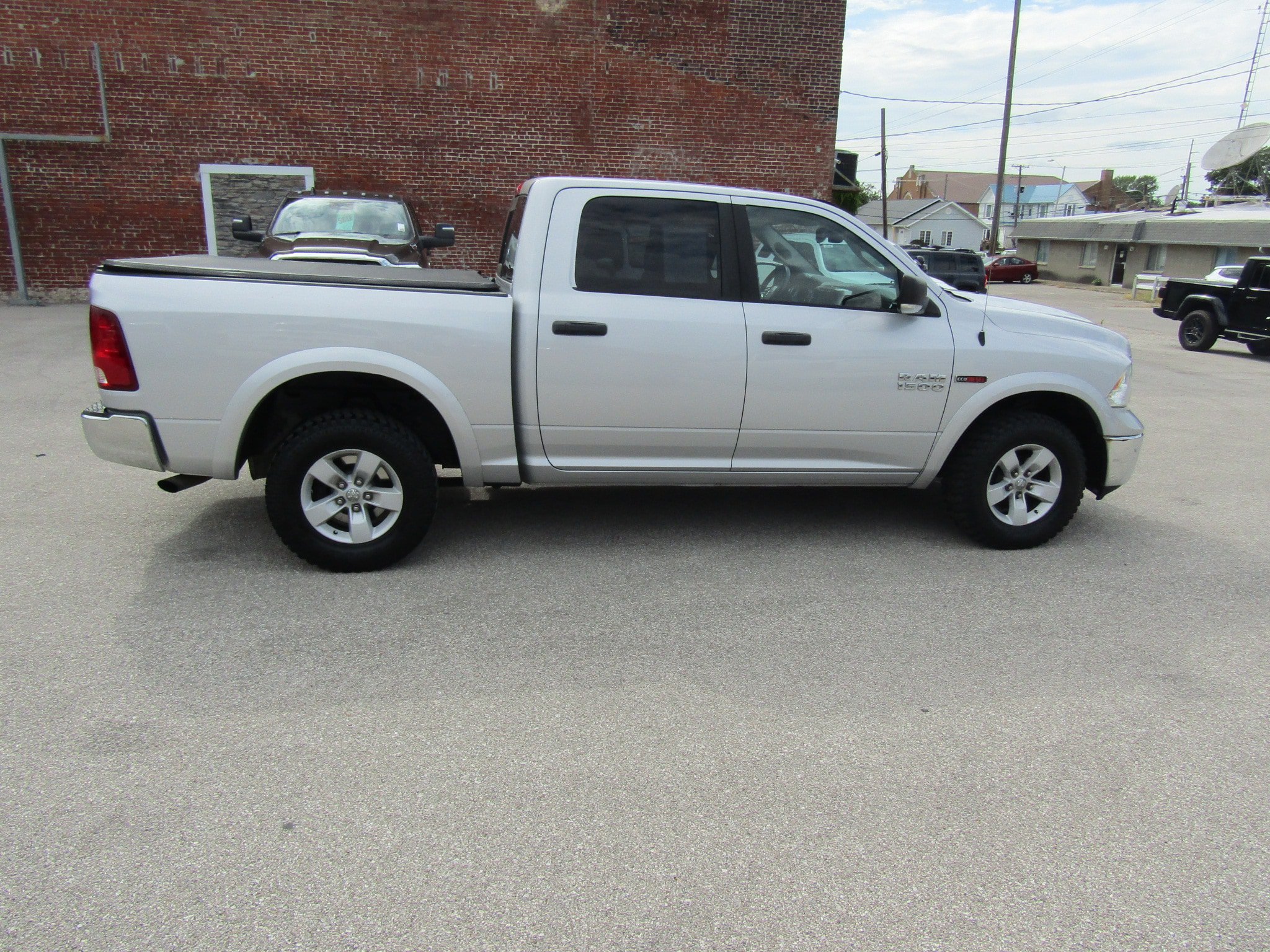 Used 2016 RAM 1500 Outdoorsman AWD/4WD image 2