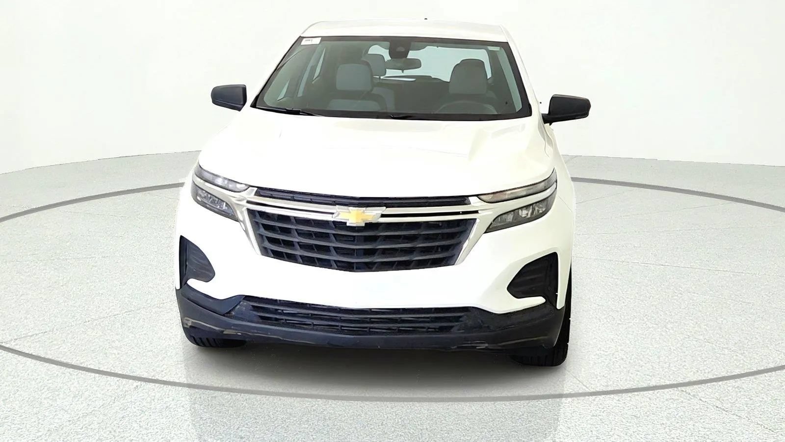 Used 2024 Chevrolet Equinox LS w/ Driver Confidence II Package FWD image 2