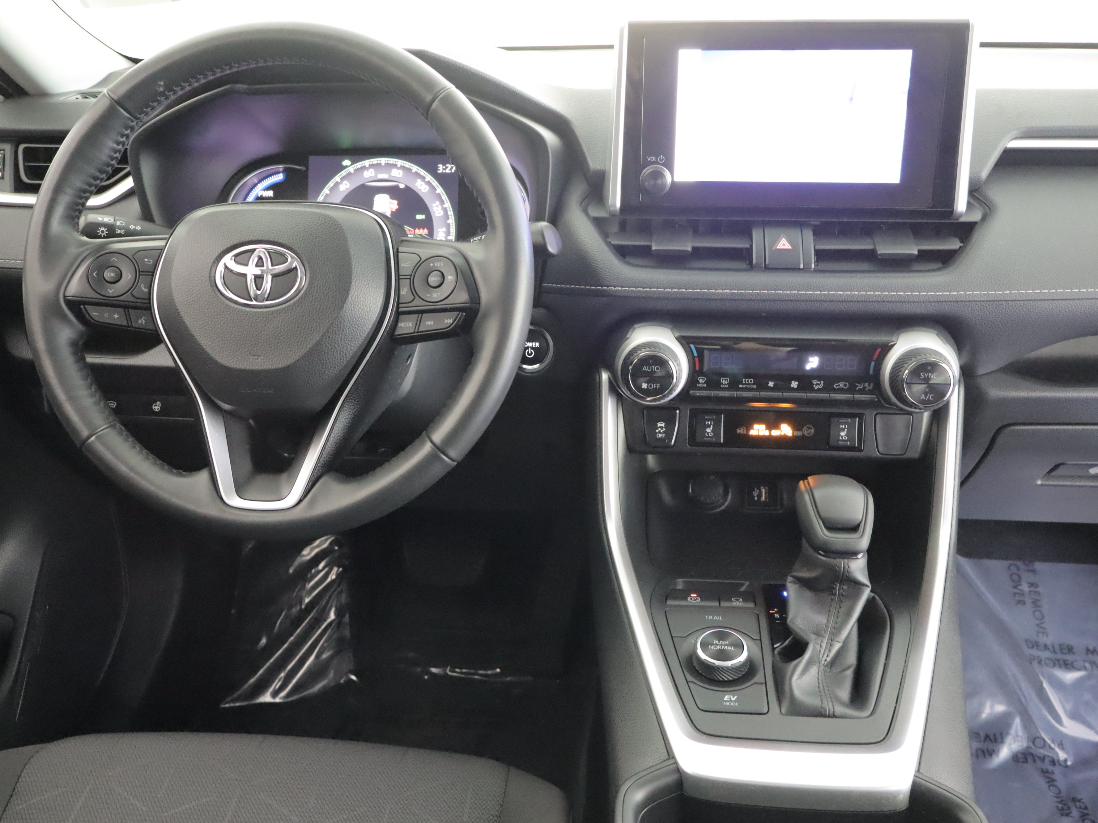 Used 2025 Toyota RAV4 XLE w/ Weather Package AWD/4WD image 2