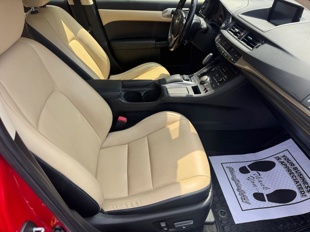 Used 2015 Lexus CT 200h w/ Navigation Package FWD image 13