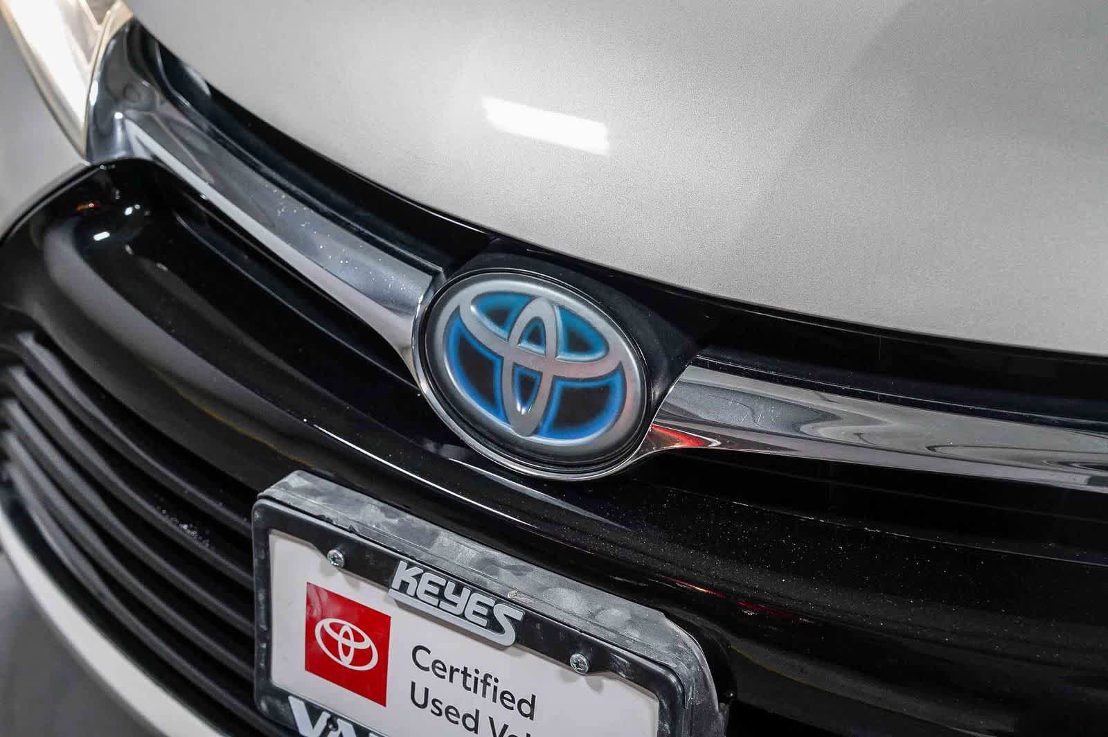Certified 2016 Toyota Camry XLE w/ Moonroof Package FWD image 9