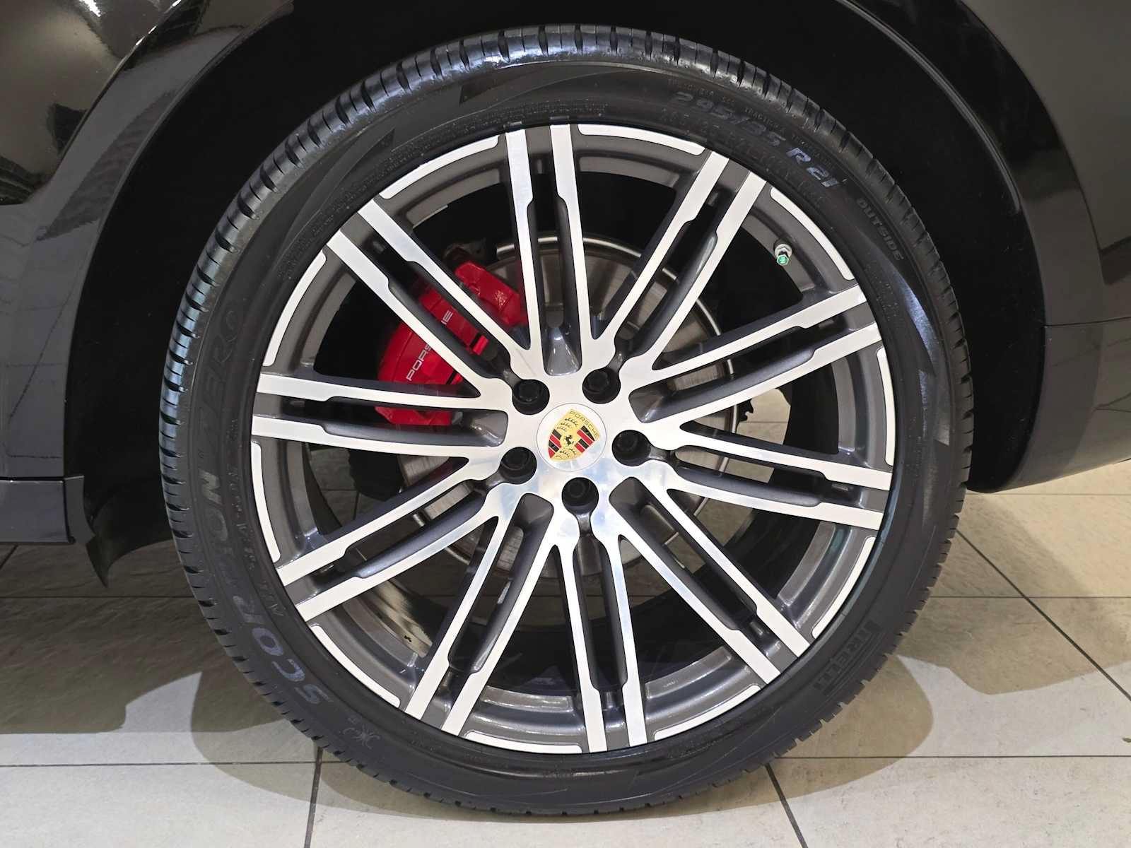 Used 2017 Porsche Macan GTS AWD/4WD image 8