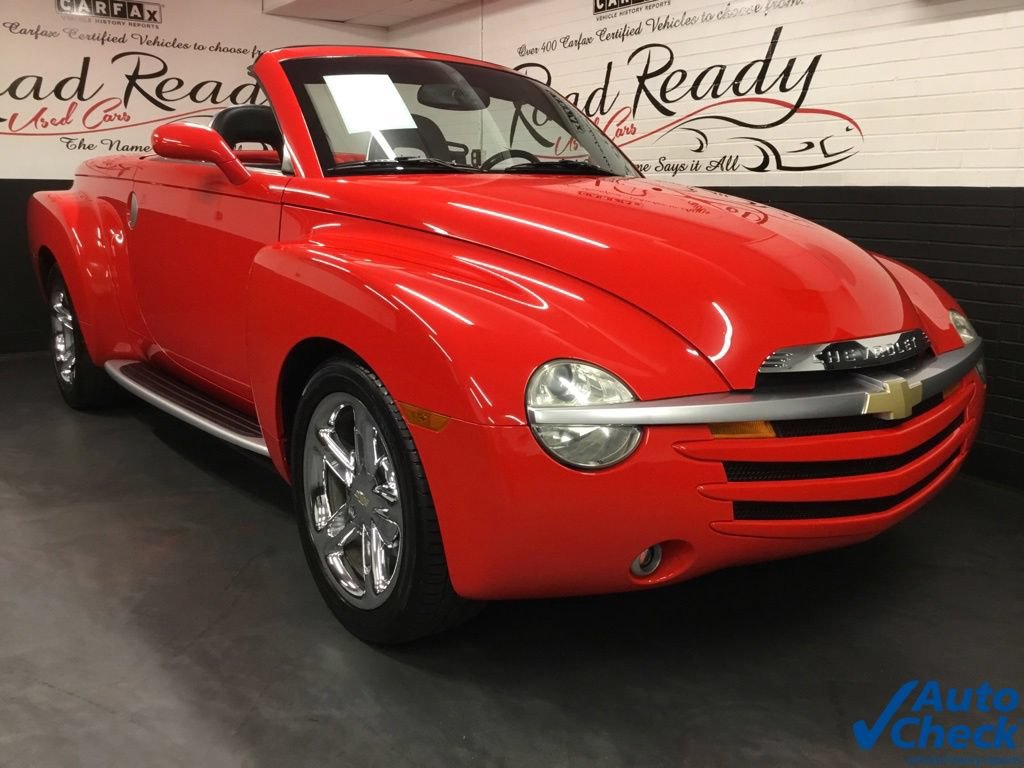 Used 2005 Chevrolet SSR w/ Preferred Equipment Group RWD image 3