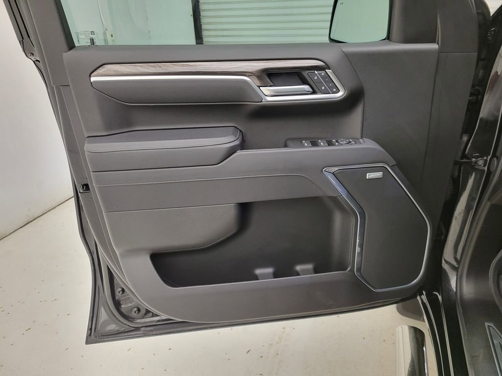 Used 2025 Chevrolet Silverado 1500 LTZ w/ LTZ Premium Package image 37
