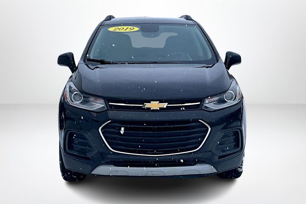 Used 2019 Chevrolet Trax LT w/ LT Convenience Package image 2