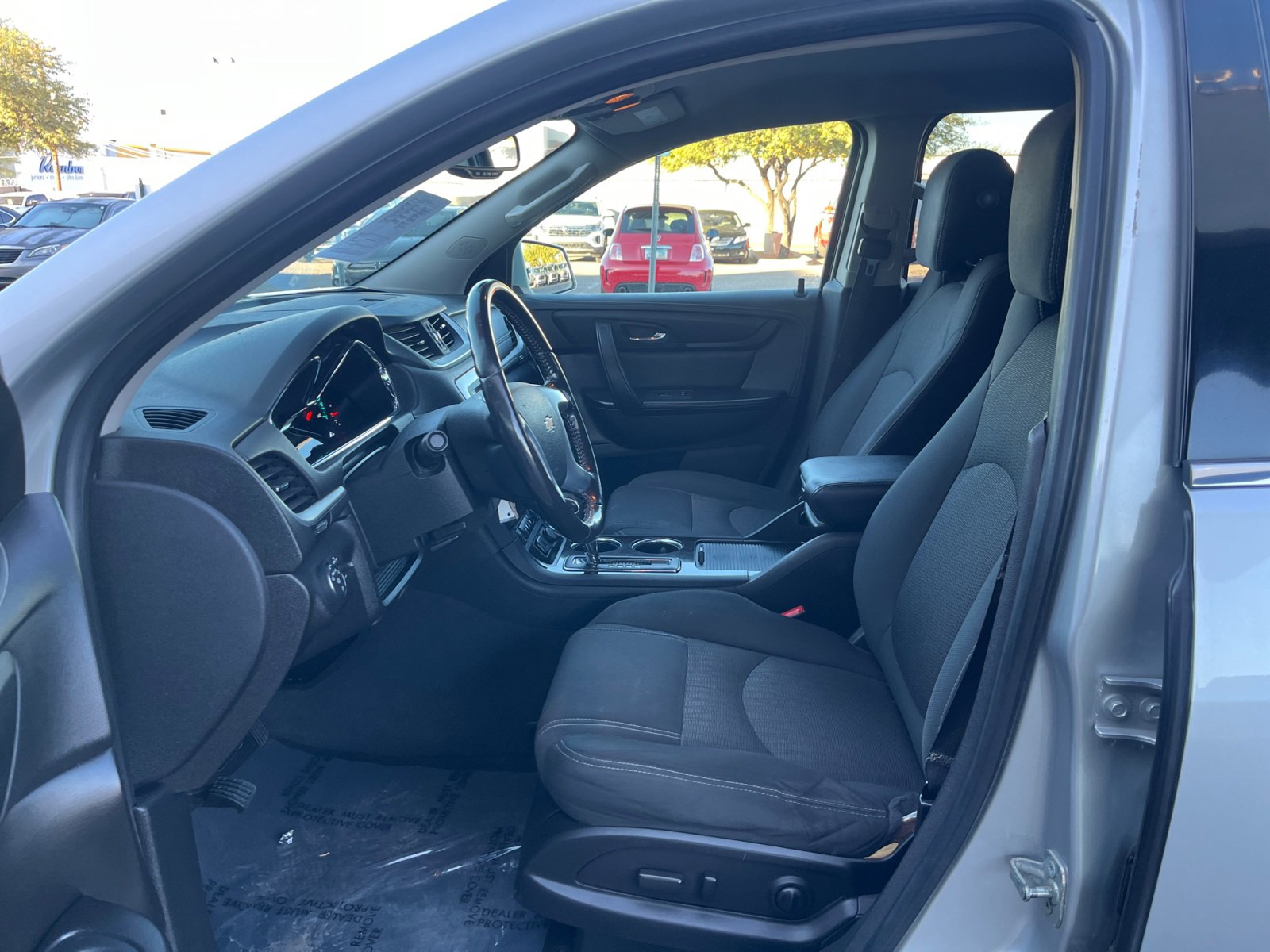 Used 2017 Chevrolet Traverse LT image 14