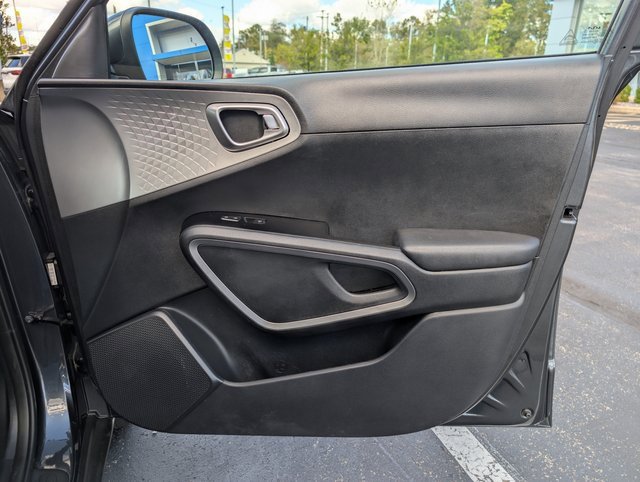 Used 2024 Kia Soul LX w/ Option Group 015 image 13