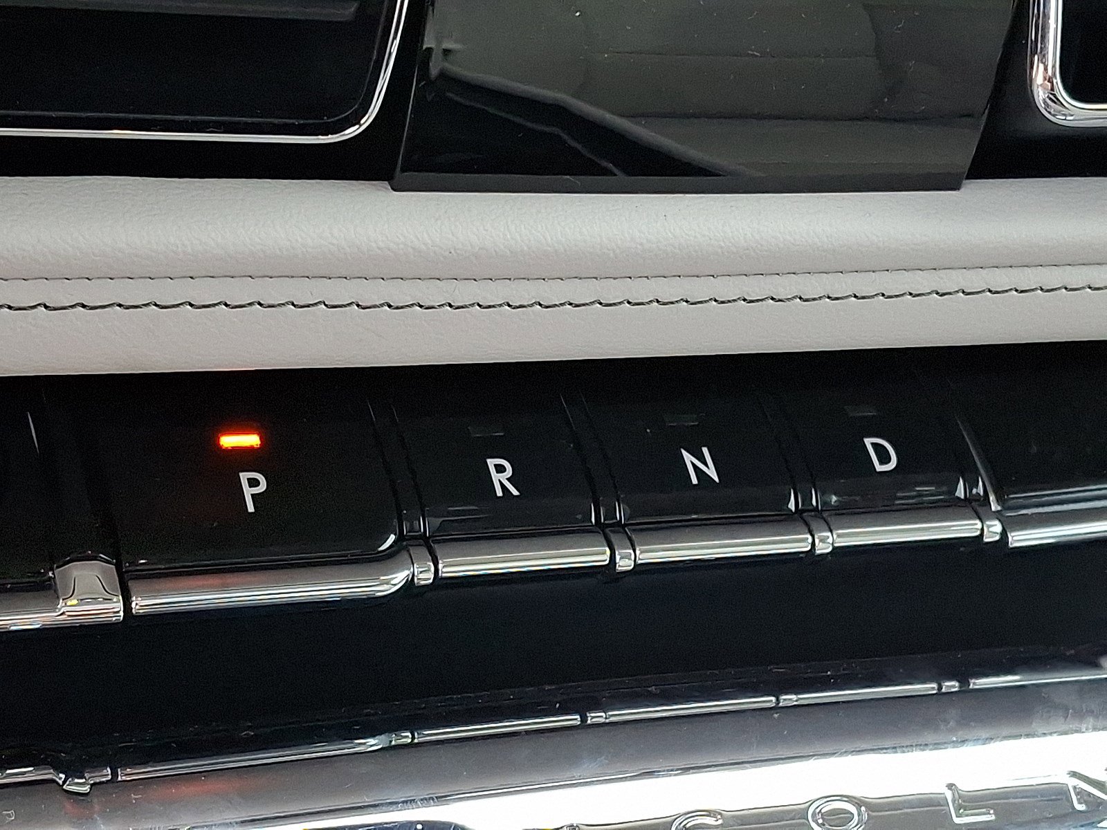 Certified 2025 Lincoln Aviator Reserve w/ Equipment Group 201A image 14