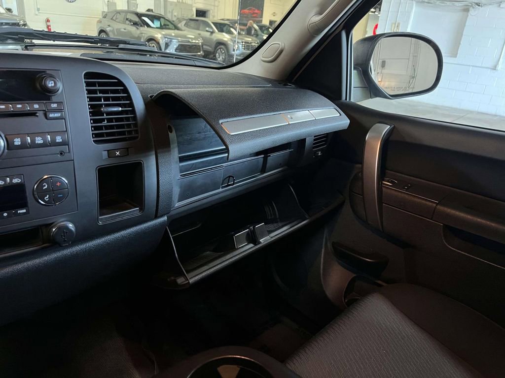 Used 2013 Chevrolet Silverado 1500 LT w/ All-Star Edition AWD/4WD image 26