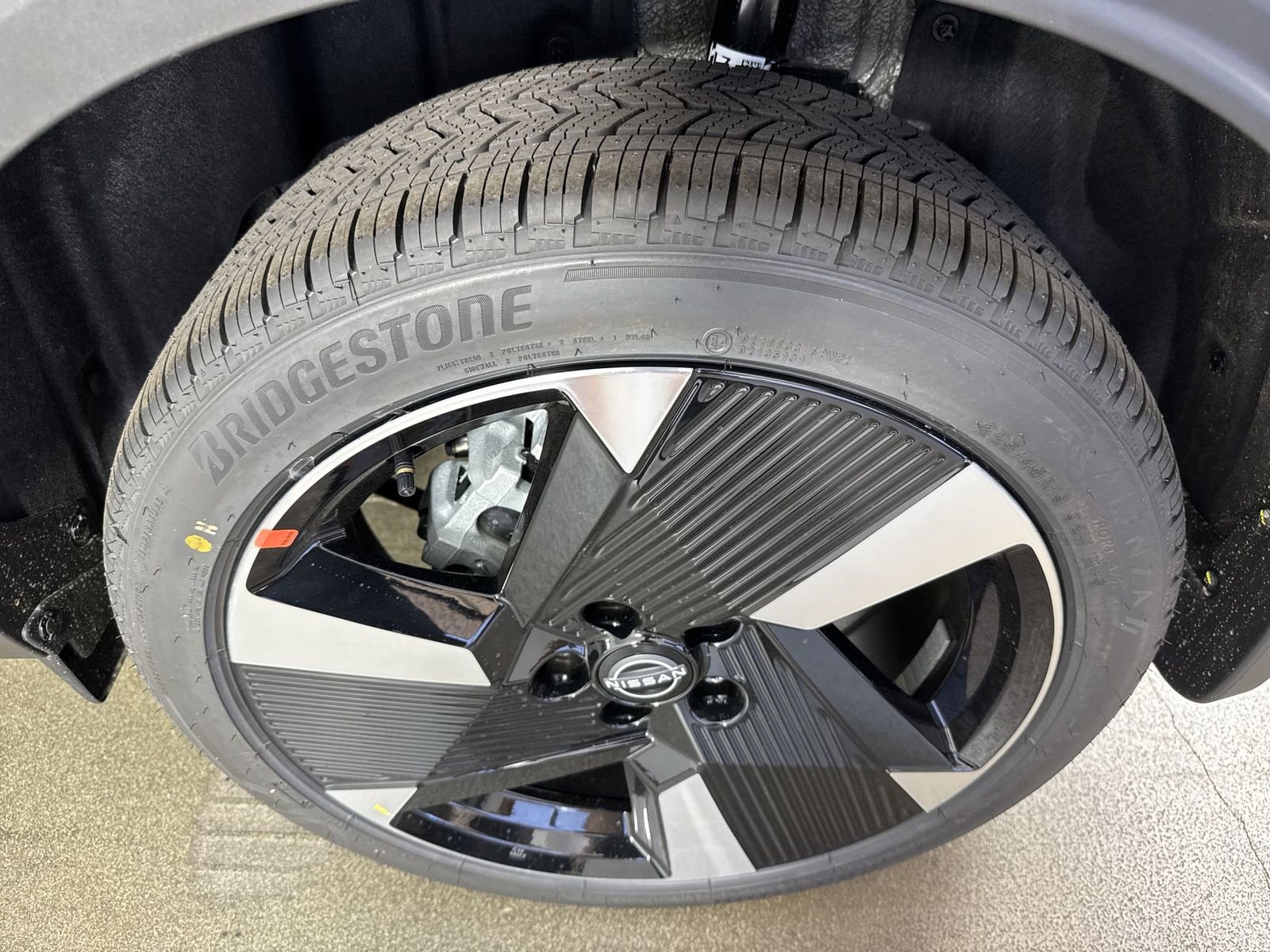 New 2026 Nissan Kicks SR w/ Cold Weather Package image 5