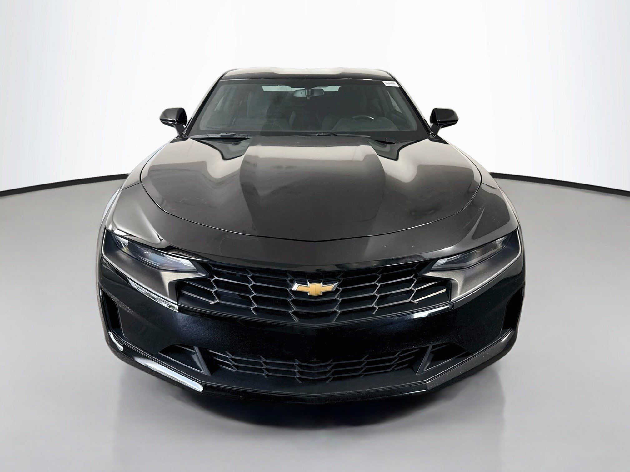 Used 2020 Chevrolet Camaro LT w/ Technology Package RWD image 2