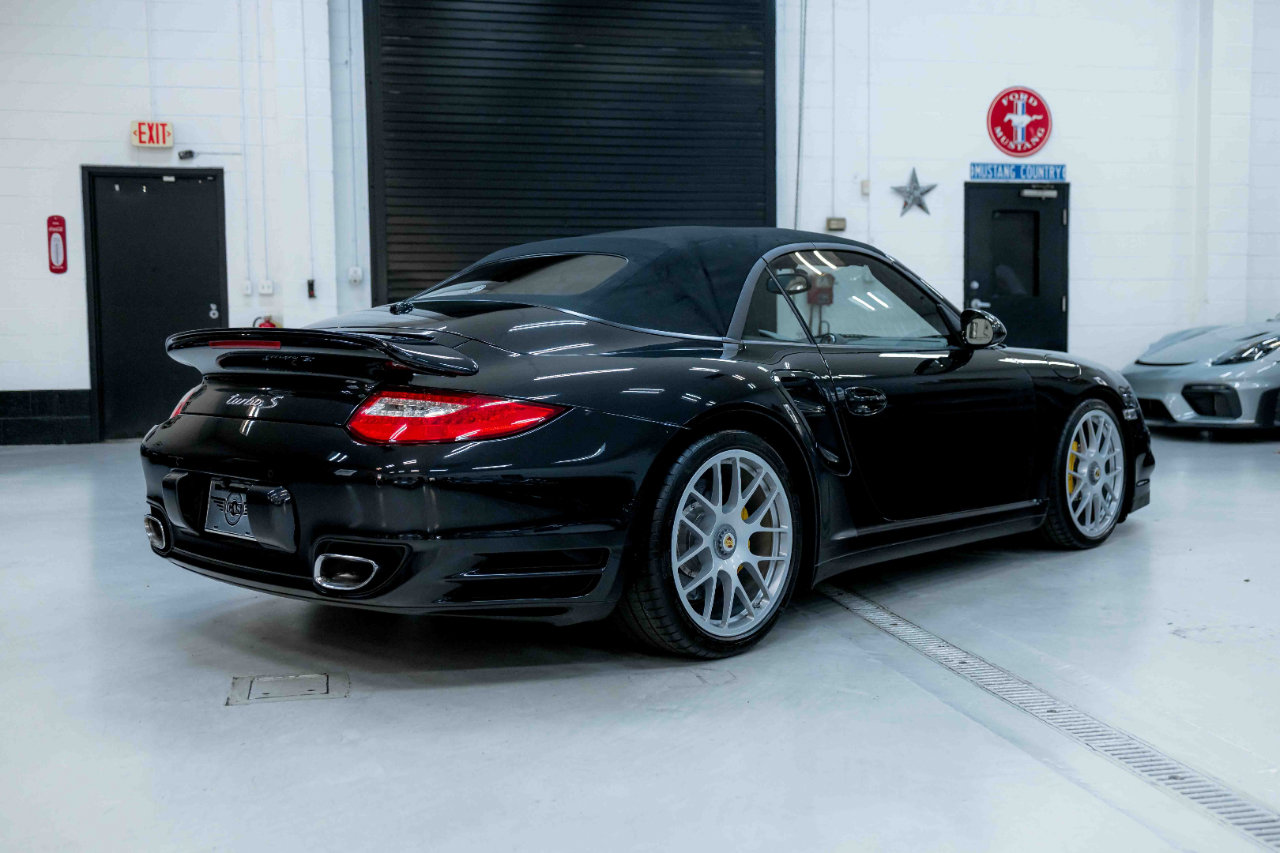 Used 2011 Porsche 911 Turbo S image 12